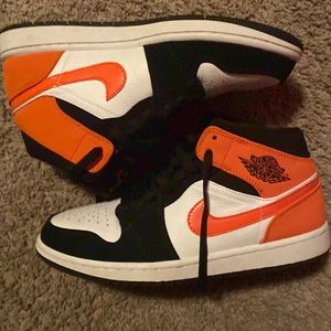 Jordan 1 shattered backboard mid
